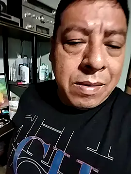 Snapshot of Bigmonstrr chatting on January 16, 2026, 5:44 am Bigmonstrr online show from January 16, 2026, 5:44 am