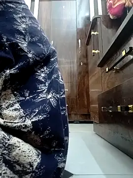 Hot-Tinaa online show from April 28, 2026, 6:51 am