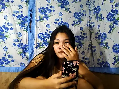 PinaySkinnyJust18 online show from April 4, 2026, 9:16 am