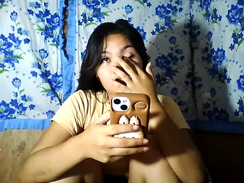 PinaySkinnyJust18 online show from April 9, 2026, 6:41 am