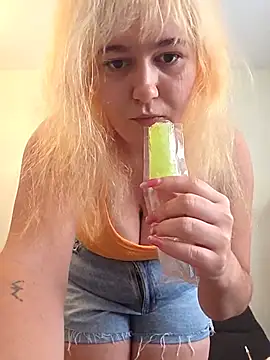 Ashlovescannabis online show from July 15, 2026, 2:46 pm