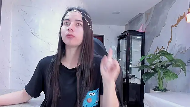 Qetsyah tf online show from April 2, 2026, 12:56 pm