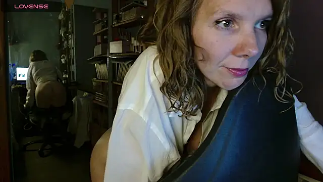 Daisy Lovely online show from May 23, 2026, 4:28 pm