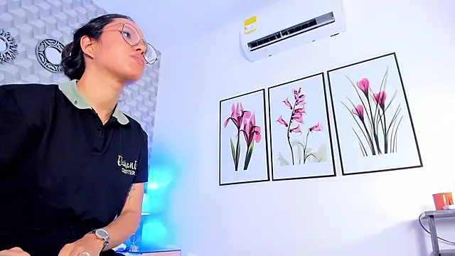 Snapshot of Rose_Allure chatting on January 31, 2026, 7:12 pm Rose Allure online show from January 31, 2026, 7:12 pm