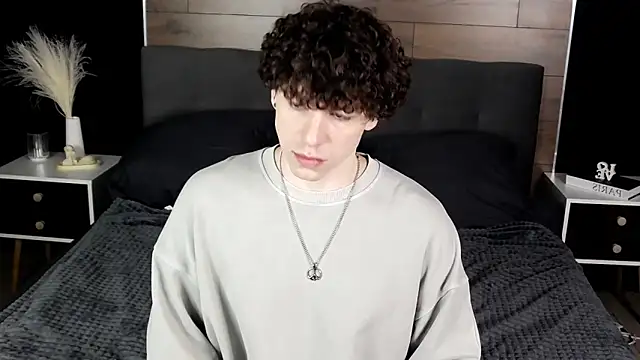 Snapshot of TylerGibson chatting on February 25, 2026, 4:12 am TylerGibson online show from February 25, 2026, 4:12 am