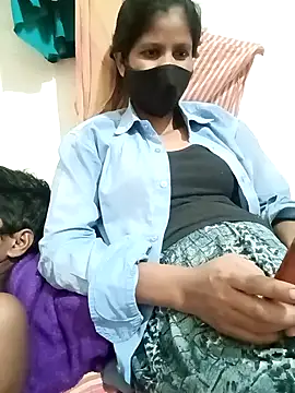 Prajakta123 online show from April 4, 2026, 5:19 pm