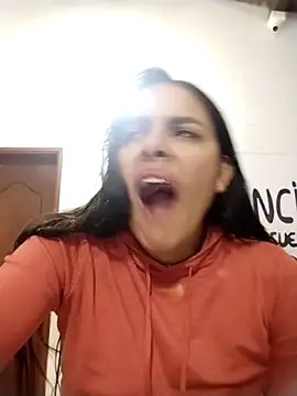 Snapshot of Catalinna_03 chatting on February 18, 2026, 12:23 pm Catalinna 03 online show from February 18, 2026, 12:23 pm