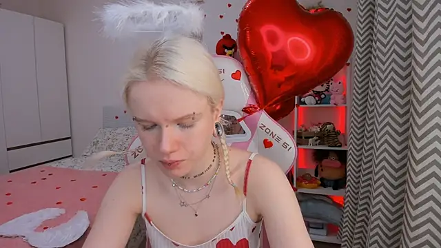 Snapshot of Mia_WaterFall chatting on February 14, 2026, 3:18 am Mia WaterFall online show from February 14, 2026, 3:18 am