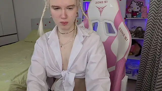 Snapshot of Mia_WaterFall chatting on February 21, 2026, 3:19 am Mia WaterFall online show from February 21, 2026, 3:19 am