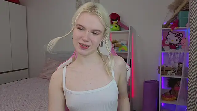 Mia WaterFall online show from April 7, 2026, 3:30 am