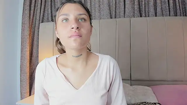 Snapshot of valery_gv chatting on February 24, 2026, 12:06 pm valery gv online show from February 24, 2026, 12:06 pm