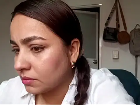 Snapshot of lunitahoney13 chatting on February 20, 2026, 12:51 pm lunitahoney13 online show from February 20, 2026, 12:51 pm