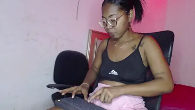 Snapshot of girl_sexy27 chatting on February 9, 2026, 2:04 pm girl sexy27 online show from February 9, 2026, 2:04 pm