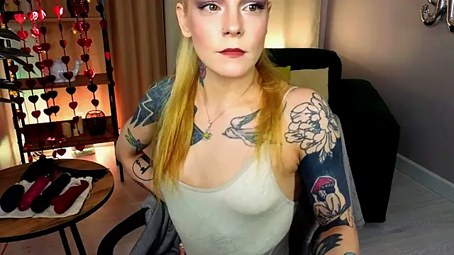 Snapshot of cherrie_sherry chatting on February 19, 2026, 9:01 pm cherrie sherry online show from February 19, 2026, 9:01 pm