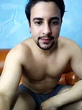 Snapshot of AxelWhitte chatting on February 14, 2026, 7:03 pm AxelWhitte online show from February 14, 2026, 7:03 pm