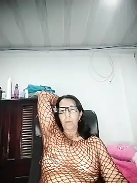 Snapshot of RosseLaure chatting on February 14, 2026, 9:37 pm RosseLaure online show from February 14, 2026, 9:37 pm