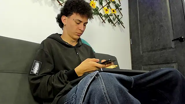 Maxxx bigcockx online show from February 22, 2026, 2:25 am