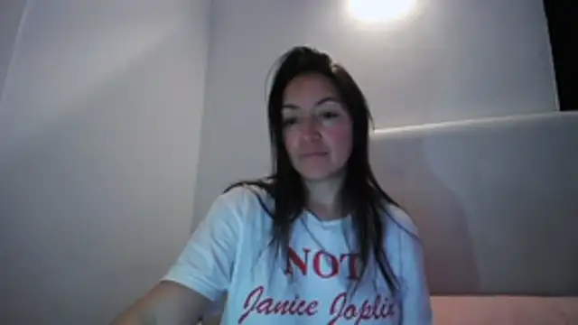 Yulian Milf online show from March 5, 2026, 1:30 pm