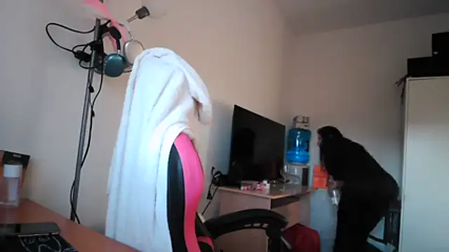 Yulian Milf online show from February 26, 2026, 4:51 pm