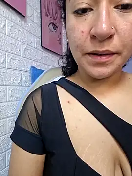 Snapshot of Dany_Moon_ chatting on February 19, 2026, 3:25 am Dany Moon online show from February 19, 2026, 3:25 am