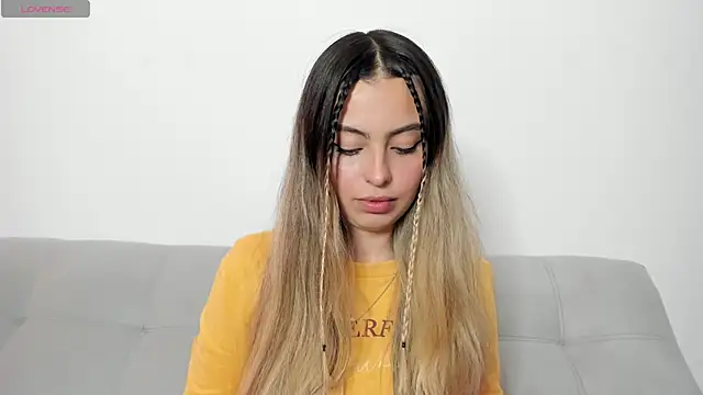 Fernanda aaaa online show from May 13, 2026, 3:30 pm