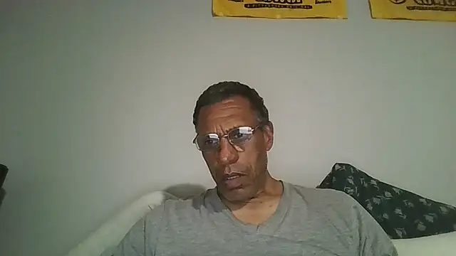 swimmer2496 online show from April 30, 2026, 2:18 am