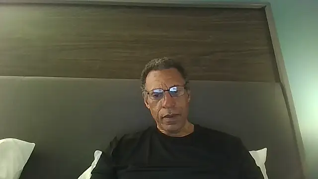 swimmer2496 online show from May 16, 2026, 6:23 am