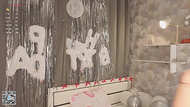 Snapshot of ShaeHeeter chatting on February 24, 2026, 4:02 am ShaeHeeter online show from February 24, 2026, 4:02 am