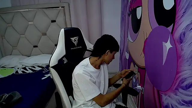 Snapshot of Akyra_latinn chatting on February 3, 2026, 1:27 pm Akyra latinn online show from February 3, 2026, 1:27 pm