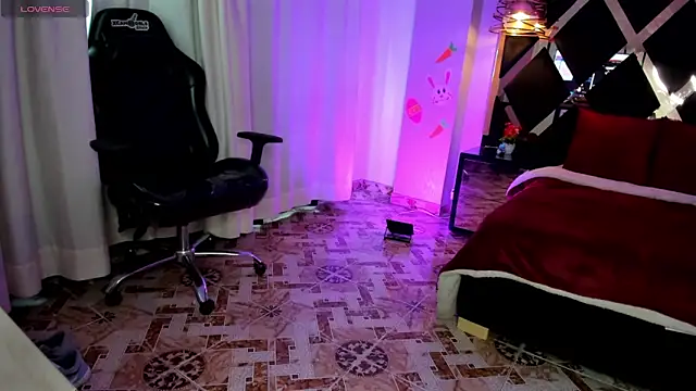 Lucia 24x online show from April 22, 2026, 1:29 pm