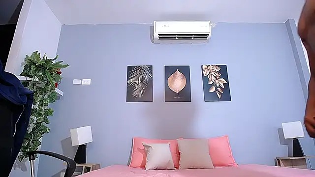 Snapshot of DanielHaloran chatting on February 14, 2026, 1:22 pm DanielHaloran online show from February 14, 2026, 1:22 pm