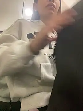 Snapshot of JuliaaVega chatting on February 23, 2026, 1:12 pm JuliaaVega online show from February 23, 2026, 1:12 pm