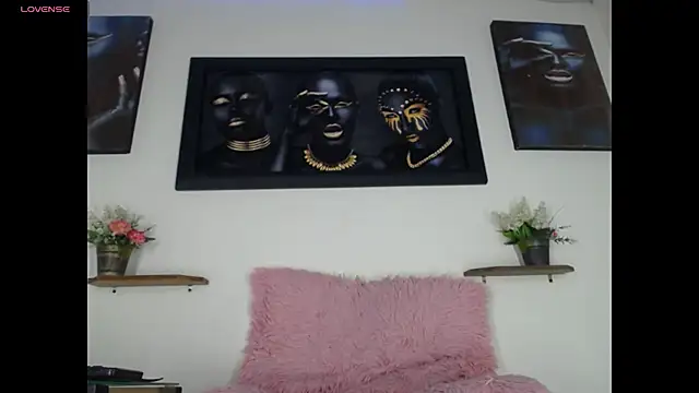 Tatoo Noah online show from April 12, 2026, 1:25 pm