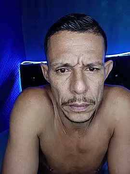 juanmaur22 online show from February 11, 2026, 8:36 am