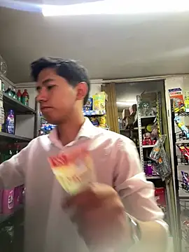 Jleonardolr online show from March 11, 2026, 11:32 pm