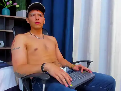 Tobias Vega online show from February 15, 2026, 2:34 am