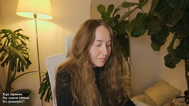 Scarlett NoirMuse online show from February 13, 2026, 2:33 am