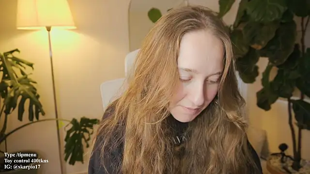 Scarlett NoirMuse online show from February 23, 2026, 8:42 pm