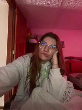 Snapshot of Vixroy7 chatting on February 15, 2026, 4:17 pm Vixroy7 online show from February 15, 2026, 4:17 pm