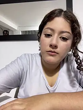 Snapshot of lizzy_luminair chatting on February 26, 2026, 12:54 am lizzy luminair online show from February 26, 2026, 12:54 am