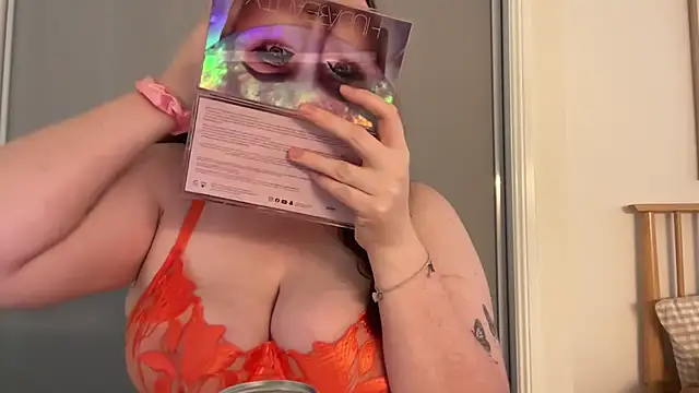 xopeachybaby online show from March 25, 2026, 4:23 am