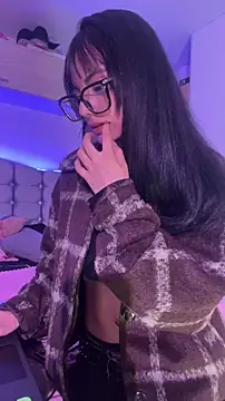  Lucycherry online show from February 11, 2026, 4:23 am