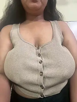 Snapshot of Real_Roma chatting on February 20, 2026, 5:15 pm Real Roma online show from February 20, 2026, 5:15 pm