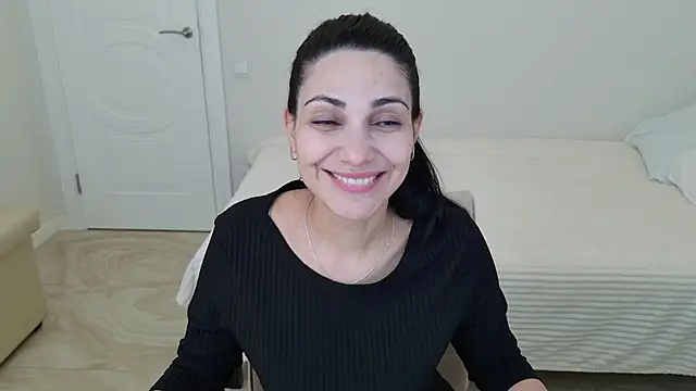 LovelyBeatrice online show from March 10, 2026, 11:03 am