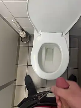 Snapshot of tony3729 chatting on February 6, 2026, 12:34 pm tony3729 online show from February 6, 2026, 12:34 pm