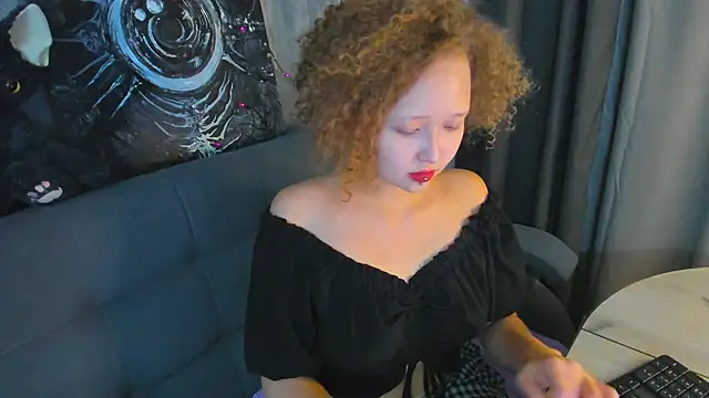 Snapshot of Senya_Sol chatting on June 5, 2026, 10:37 pm Senya Sol online show from June 5, 2026, 10:37 pm