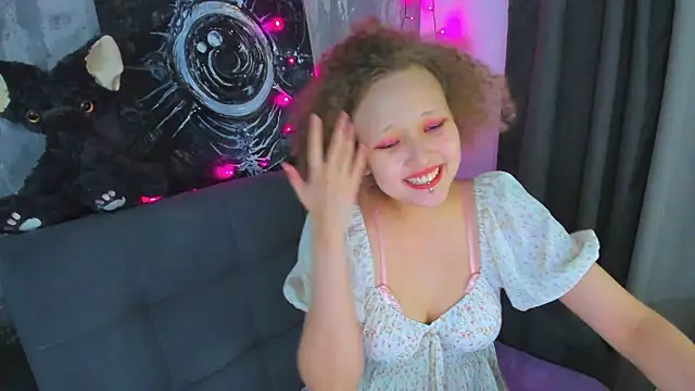 Snapshot of Senya_Sol chatting on May 29, 2026, 11:00 pm Senya Sol online show from May 29, 2026, 11:00 pm