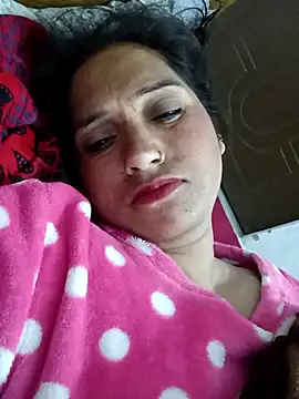 Cute-karisma1234 online show from February 9, 2026, 8:29 pm