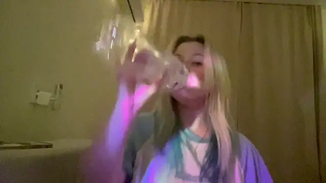 Lulu Di online show from March 14, 2026, 8:37 pm