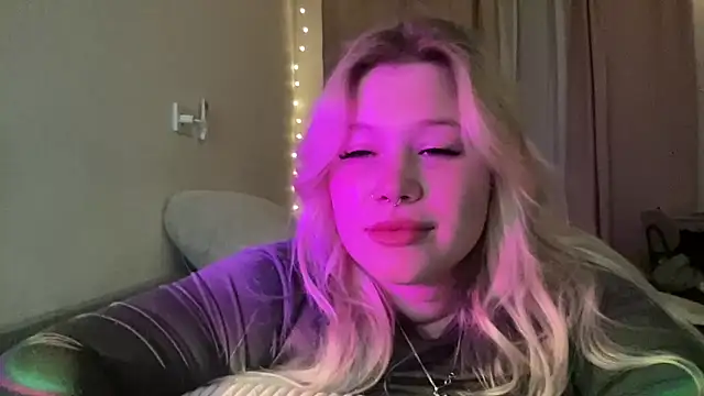 Lulu Di online show from March 28, 2026, 6:09 pm